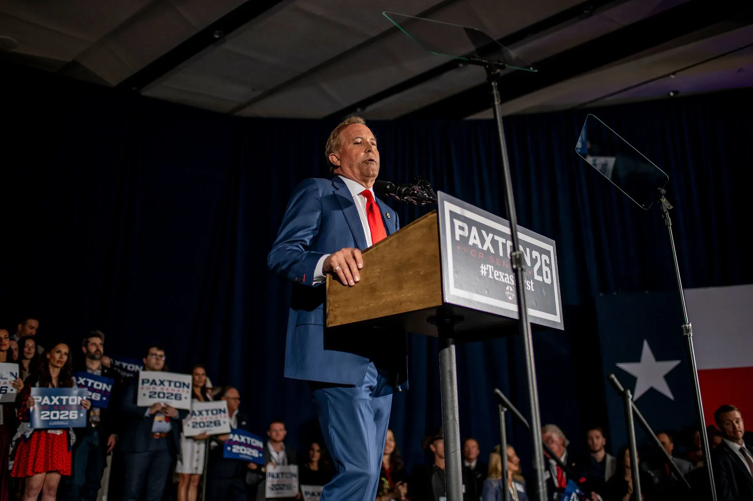 يتحدث المرشح "باكستون" في مؤتمر العمل السياسي المحافظ (CPAC) 2026، حيث يجتمع المحافظون لمناقشة قضايا الحزب المستقبلية.