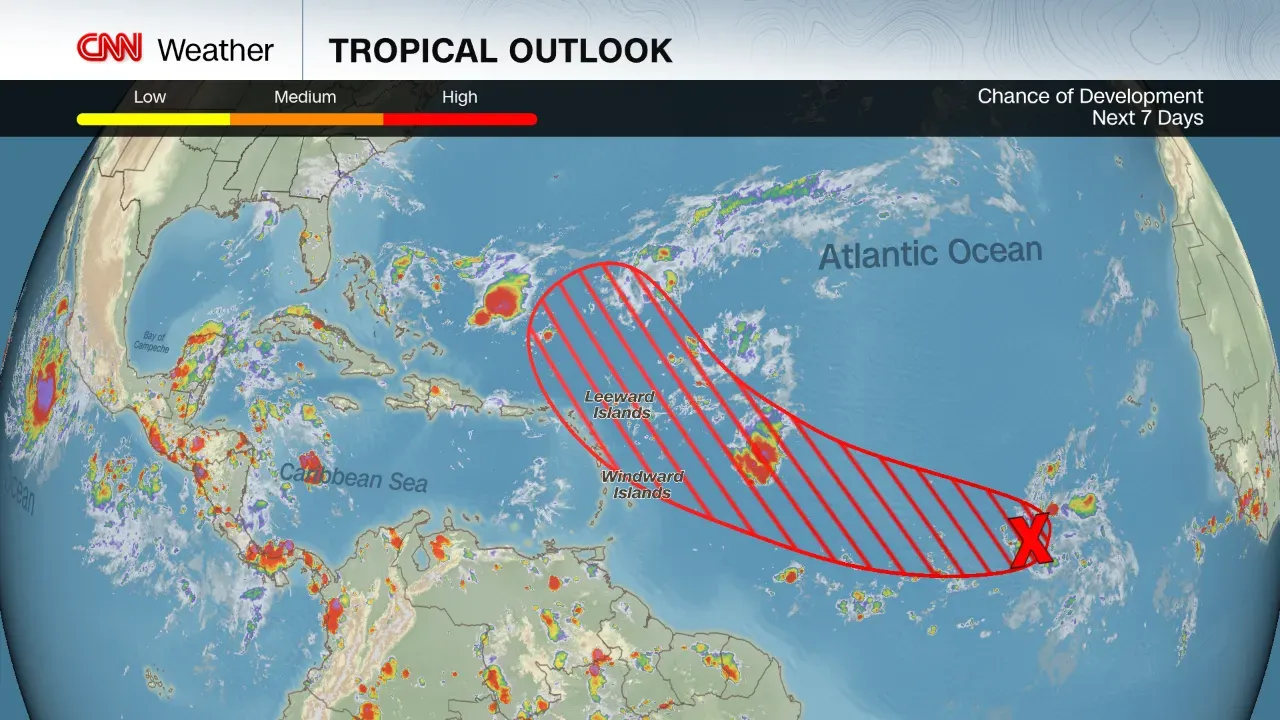 خريطة توضح منطقة احتمال تطور عاصفة استوائية جديدة في المحيط الأطلسي، مع تحديد المسار المحتمل بالقرب من جزر الكاريبي.