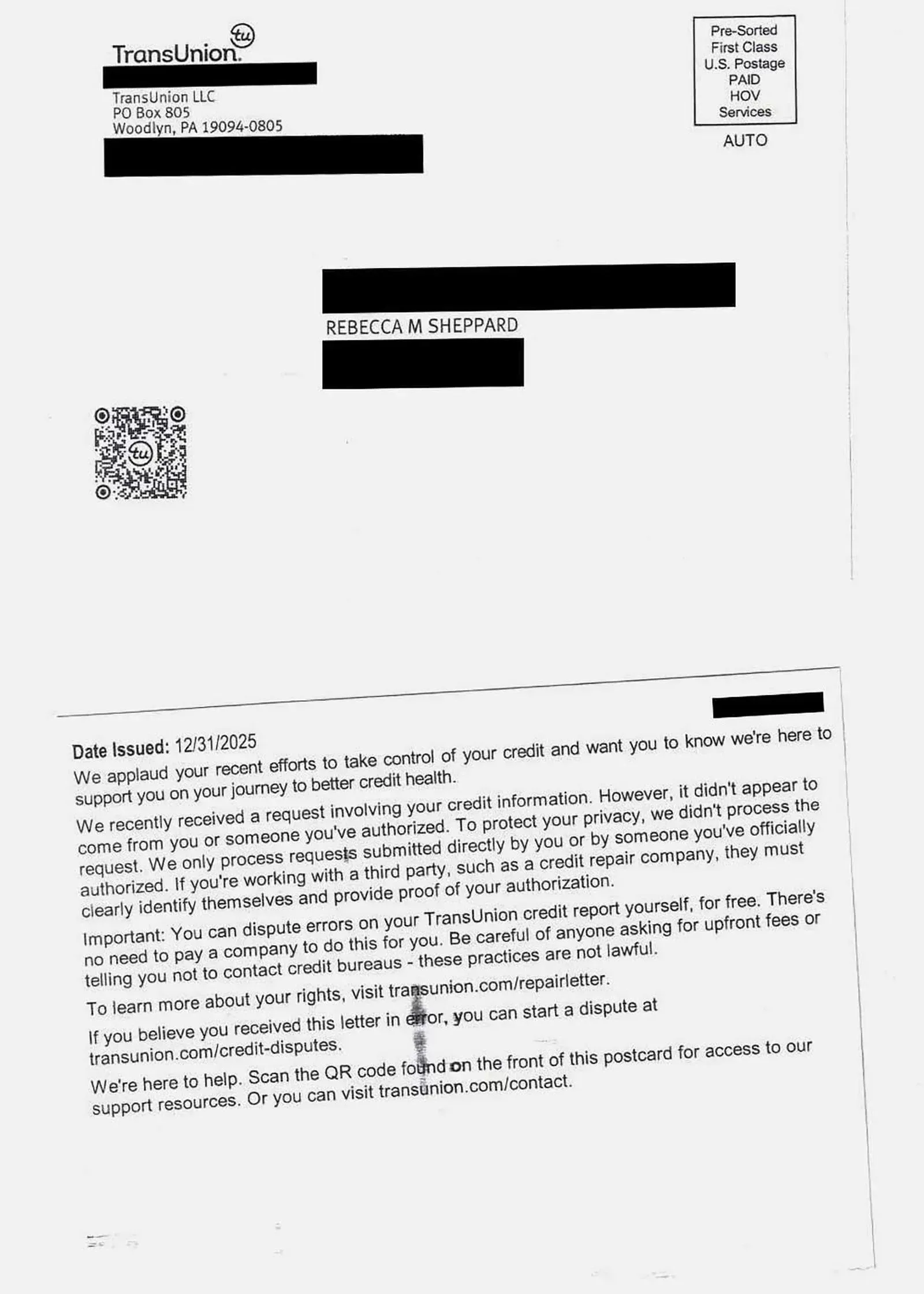 بطاقة بريدية من TransUnion تحتوي على معلومات حول تقرير الائتمان، تتضمن تحذيرات بشأن الأخطاء وكيفية تقديم الشكاوى.