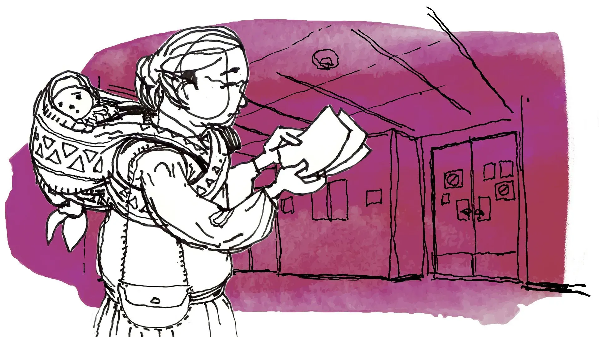 امرأة تحمل أوراقًا في يدها وطفلًا في حقيبة على ظهرها، تتوجه نحو محكمة الهجرة في مانهاتن، تعكس مشاعر القلق والتوتر.