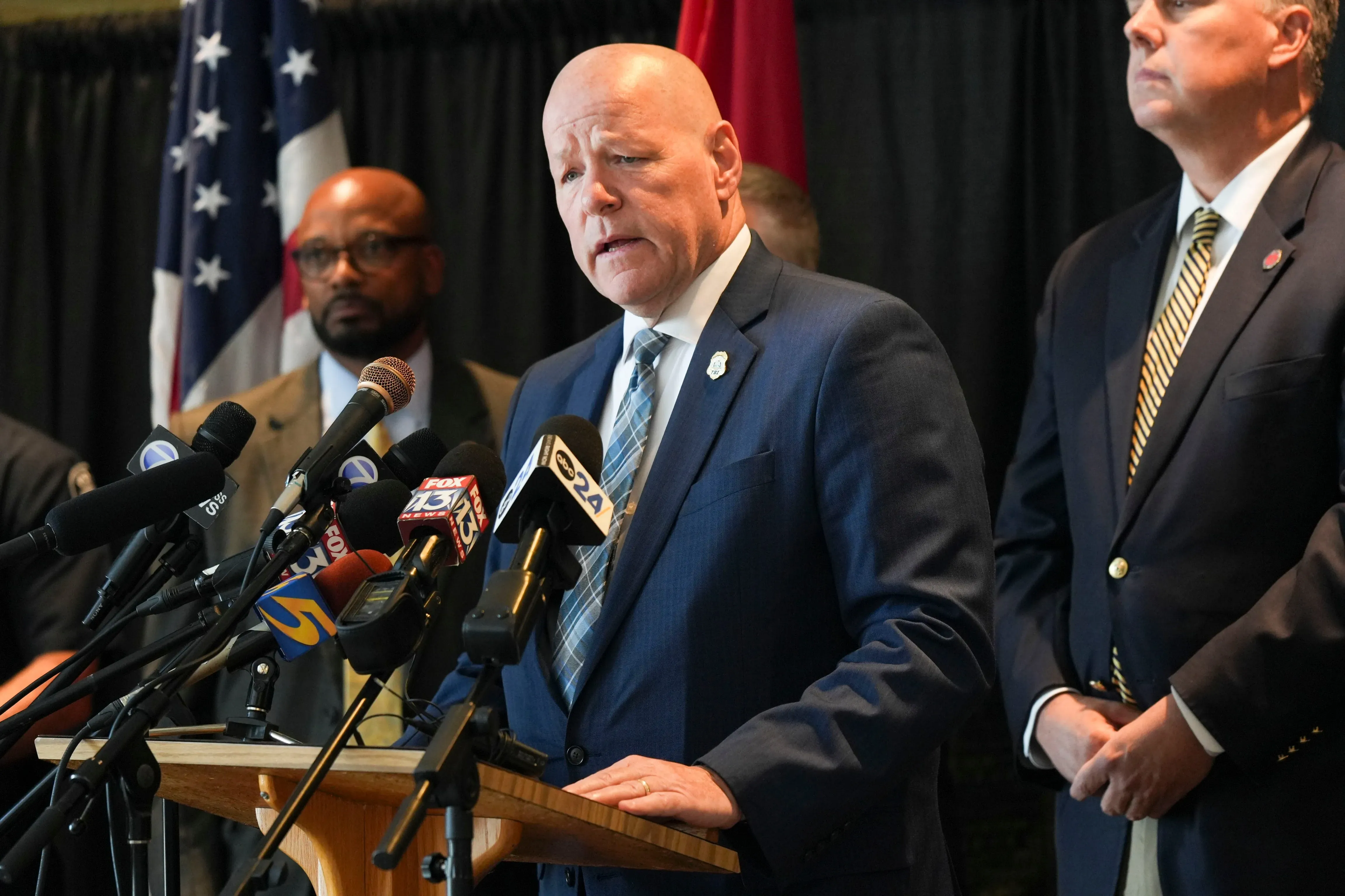 اجتماع قادة إنفاذ القانون لمناقشة تنسيق أفضل في إنفاذ قوانين الهجرة بعد مقتل أليكس بريتي في مينيابوليس، مع التركيز على السلامة المجتمعية.