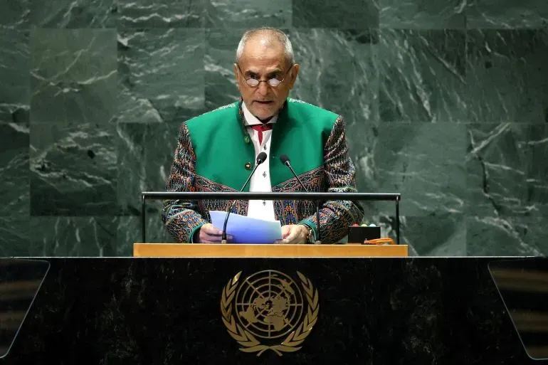 خوسيه راموس-هورتا، رئيس تيمور الشرقية، يلقي كلمة في الأمم المتحدة، مستعرضًا تاريخ بلاده السياسي والدعوة للاستقلال.