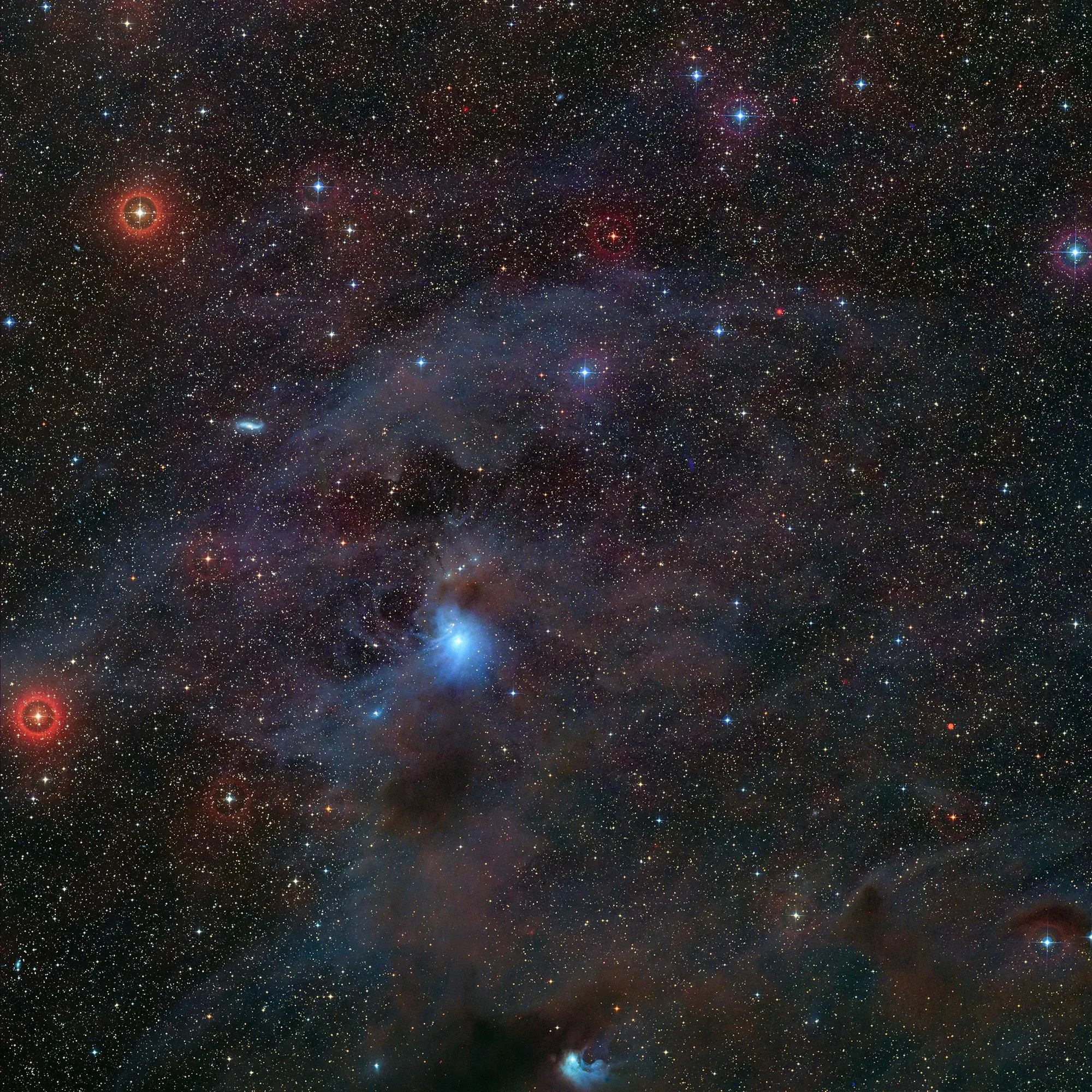 اكتشاف الكوكب المارق تشا 1107-7626، الذي يظهر نشاط نمو غير مسبوق في الفضاء، مع محيط من الغاز والغبار.