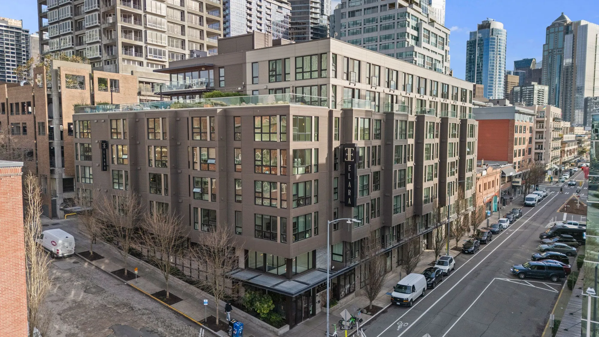 مبنى سكني فاخر في حي Belltown بمدينة Seattle تحول إلى نموذج إسكان اجتماعي ميسور التكلفة لدعم الطبقة الوسطى.