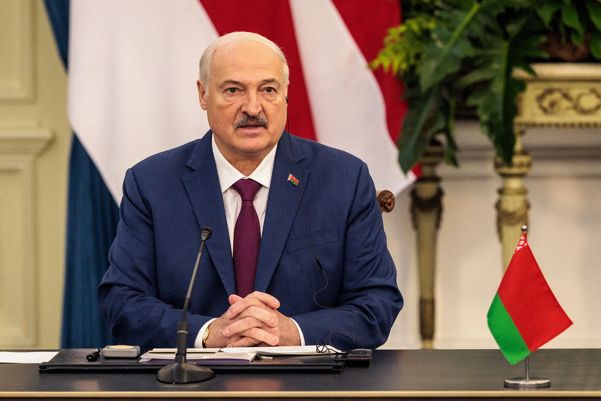 الرئيس البيلاروسي ألكسندر لوكاشينكو خلال مؤتمر صحفي يعبر عن محدودية قدرة بلاده على توفير كميات كبيرة من البوتاس للولايات المتحدة.