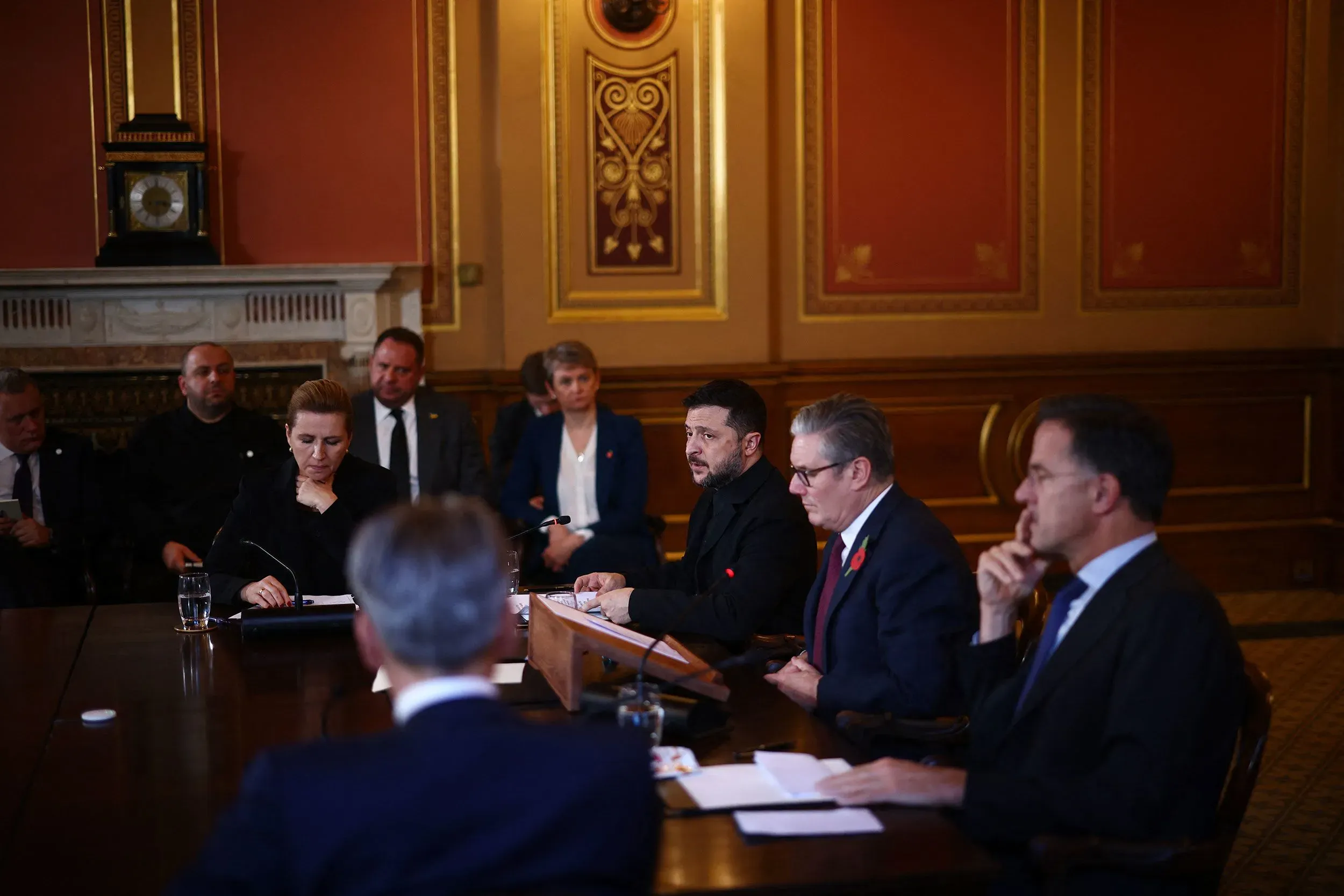 اجتماع قادة "تحالف الراغبين" في لندن لمناقشة استراتيجيات إنهاء الحرب في أوكرانيا، مع التركيز على العقوبات ضد النفط الروسي.