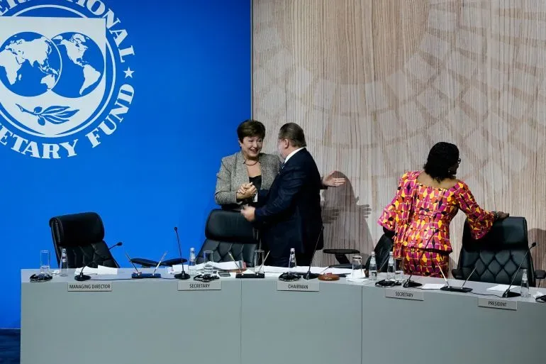 اجتماع محافظي البنوك المركزية في واشنطن خلال اجتماعات صندوق النقد الدولي، مع التركيز على التحديات الاقتصادية العالمية.