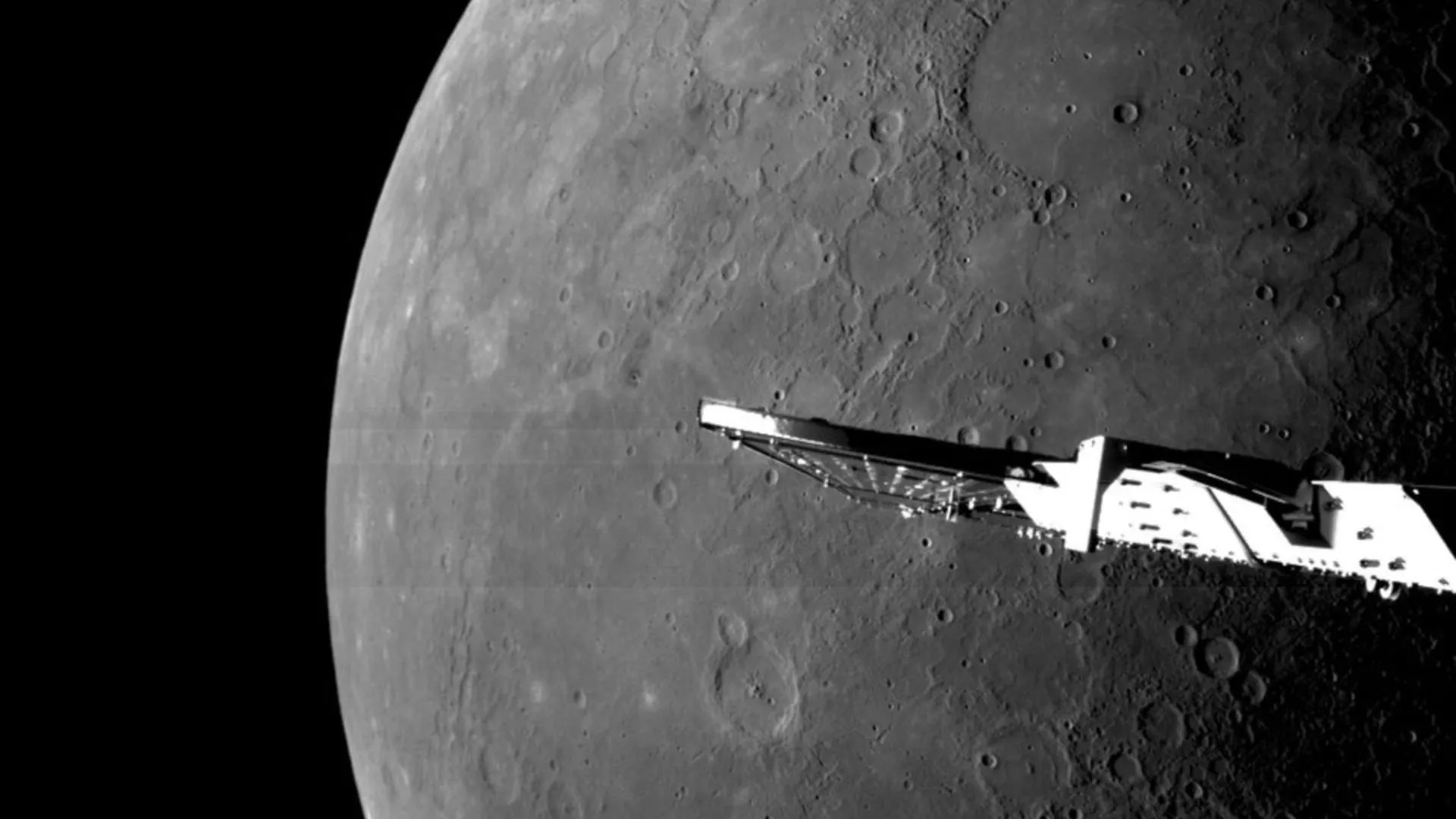 مركبة BepiColombo الأوروبية تقترب من كوكب عطارد لاستكشاف سطحه وحفره الغائرة ضمن مهمة علمية مشتركة متقدمة.
