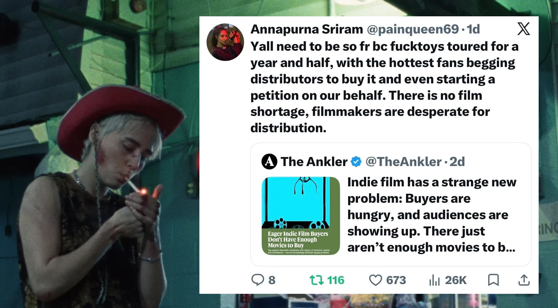 مخرجة Annapurna Sriram تدخن أمام جدار ملون مع تغريدة تناقش نقص التوزيع للأفلام المستقلة رغم وجود جمهور متحمس لفيلمها "Fucktoys".