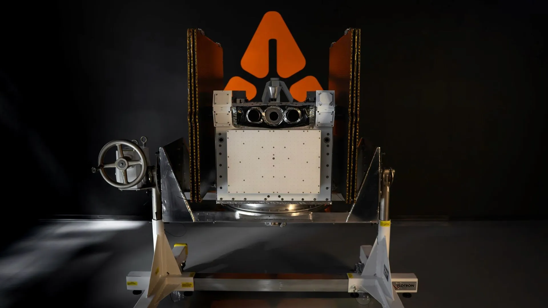 مركبة فضائية Autonomy-1 المطورة من AstroForge لاختبار الذكاء الاصطناعي المستقل في الفضاء ضمن مهمة إطلاق عام 2027.